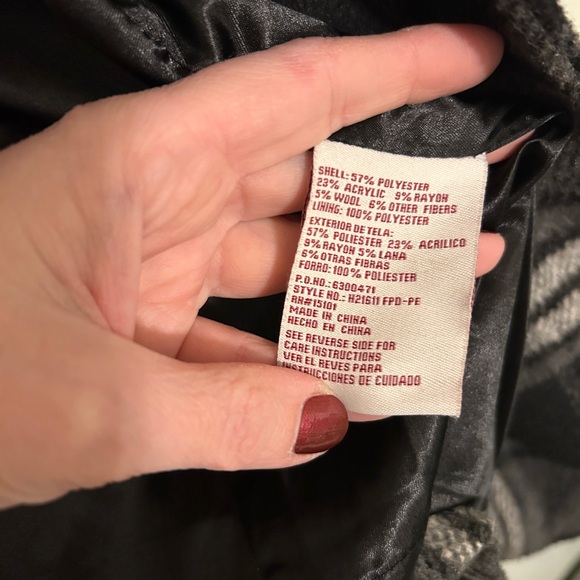 Hydraulic Stylish Black Plaid Women's Coat Medium EUC - Picture 13 of 16